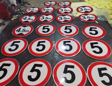 本地本地限速交通标牌厂家